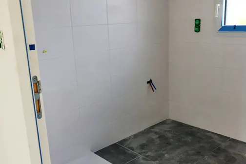 Salle de bain carrelée