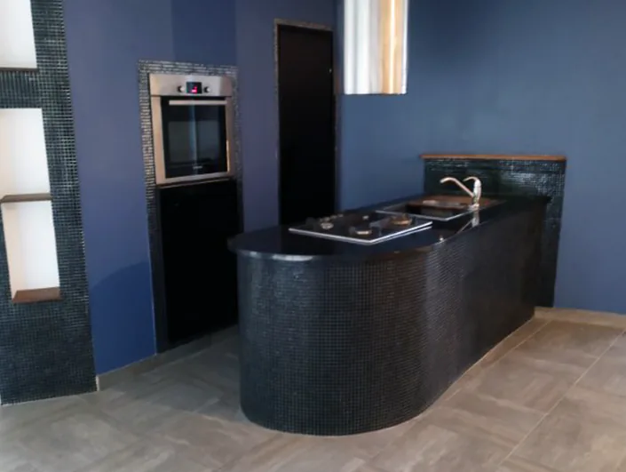 Pose de carrelage dasn une cuisine